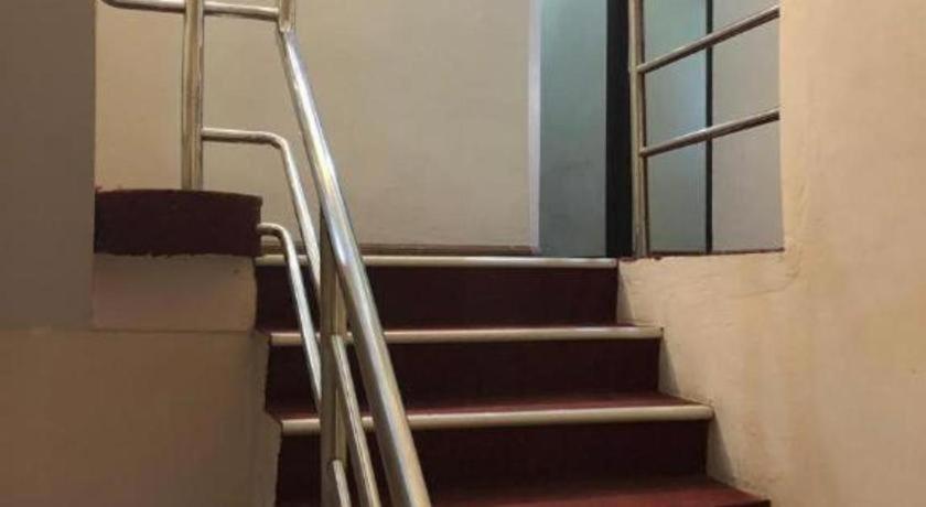 Hotel Perdana Лавас Екстериор снимка