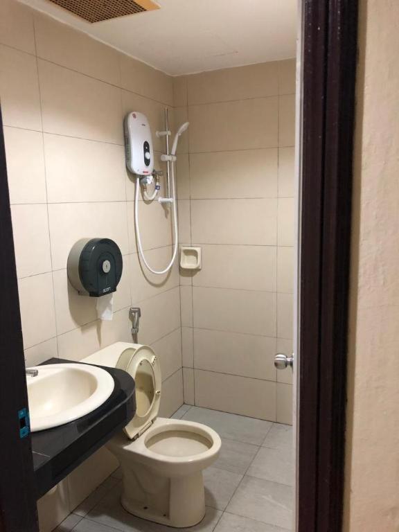 Hotel Perdana Лавас Екстериор снимка