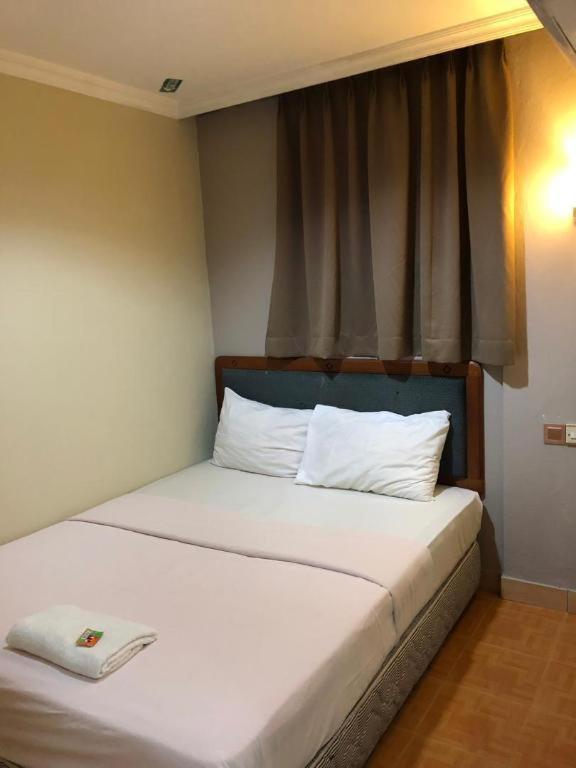 Hotel Perdana Лавас Екстериор снимка