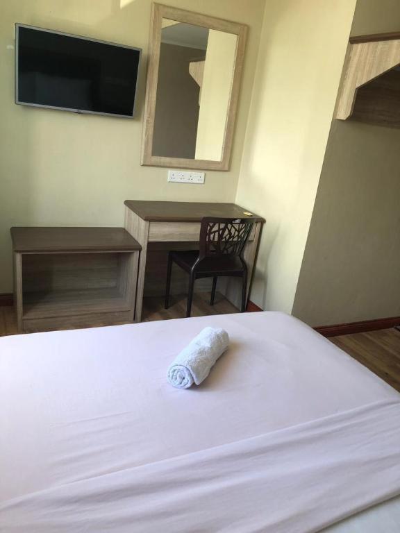 Hotel Perdana Лавас Екстериор снимка
