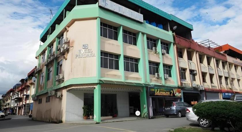 Hotel Perdana Лавас Екстериор снимка