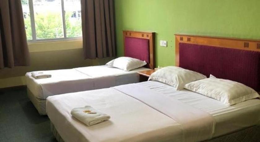 Hotel Perdana Лавас Екстериор снимка