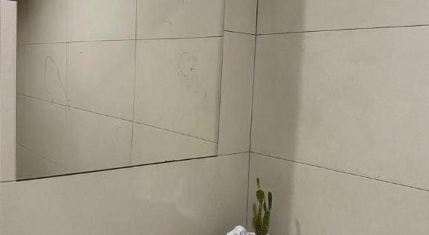 Hotel Perdana Лавас Екстериор снимка