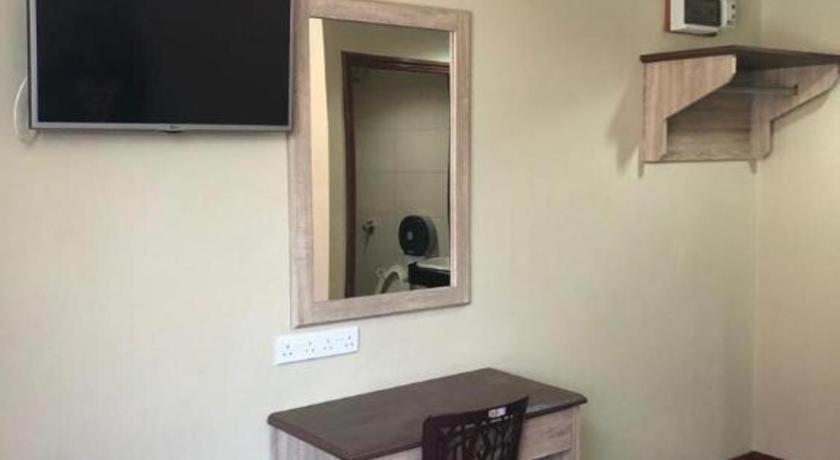 Hotel Perdana Лавас Екстериор снимка