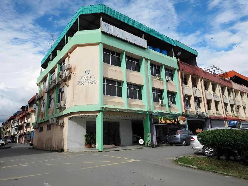 Hotel Perdana Лавас Екстериор снимка